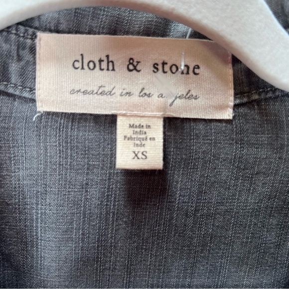 Cloth & Stone Tencel Button Down Shirt Raw hem Size X Small - Picture 4 of 9